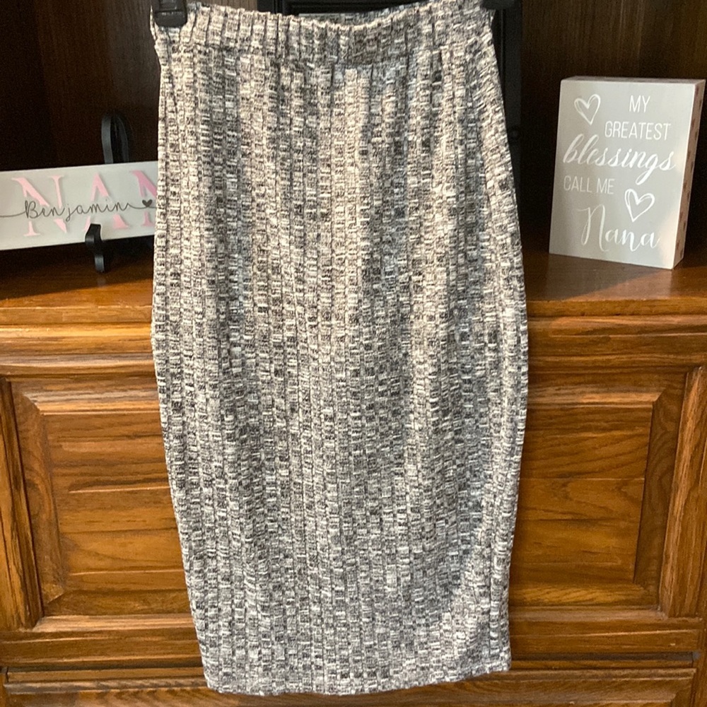 Size Xsmall grey pencil skirt